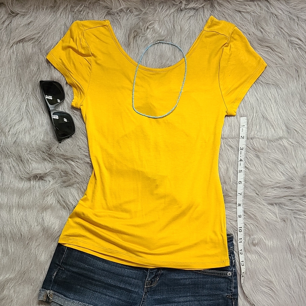 Twist Back Top